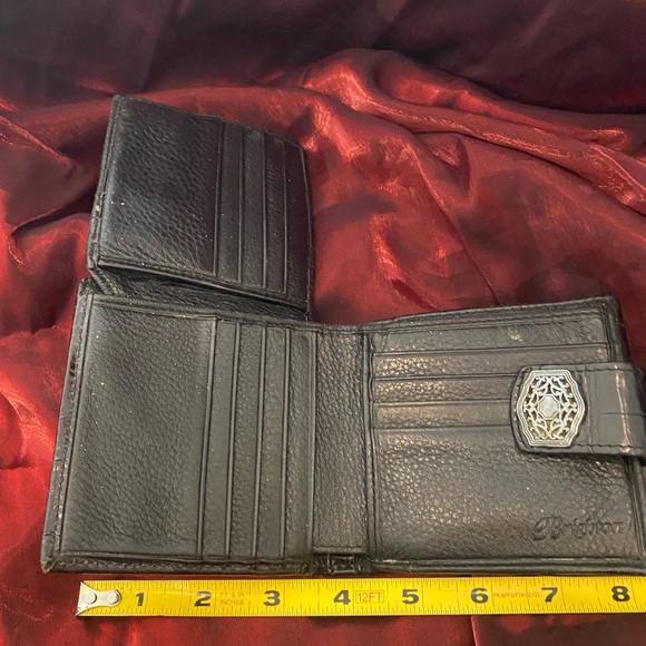 Brighton Wallet - Picture 7 of 9